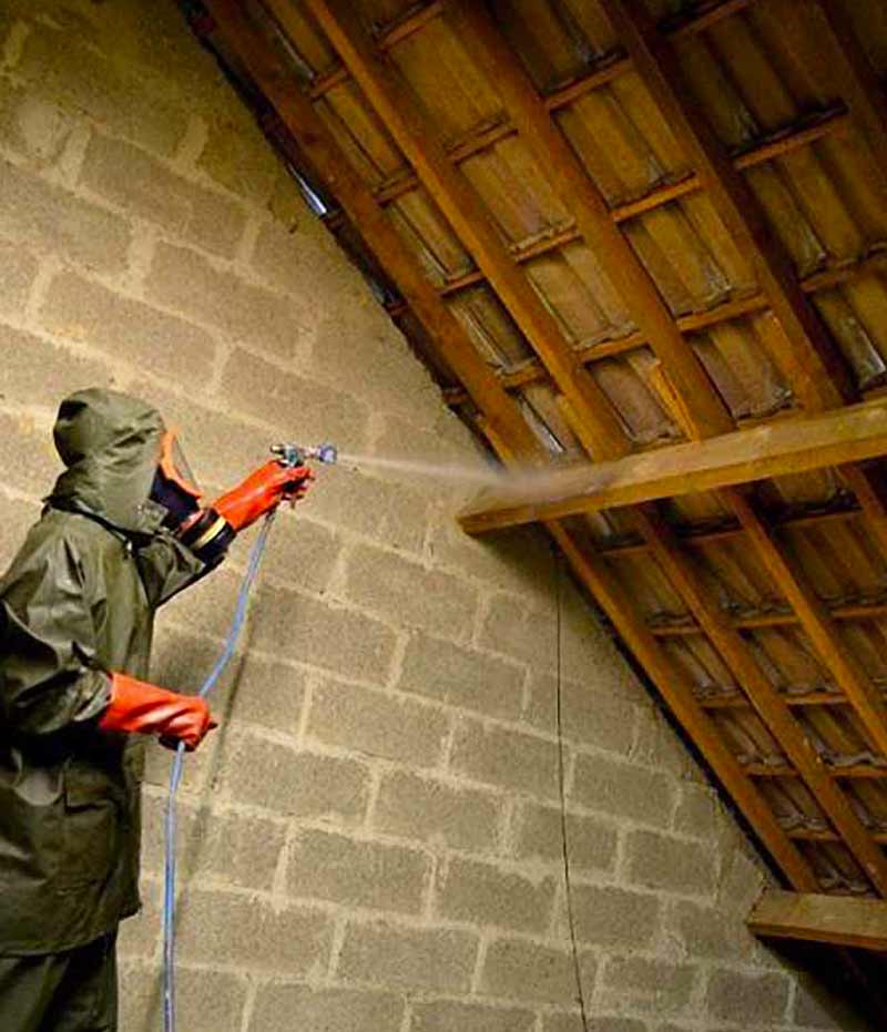 Charpente - Ets Le Compagnon Couvreur : charpentier couvreur dans toute la Normandie : Charpente & Traitement bois : Charpente traditionnelle, à fermettes … du massif au lamellé-collé. Traitement des bois, boiseries, menuiserie …  ETS LE COMPAGNON COUVREUR : intervention dans toute la Normandie :  la Manche (50), le Calvados (14), l'Eure (27), l'Orne (61) et la Seine-Maritime (76).